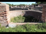 06309 ostia - regio iii - insula ix - domus dei dioscuri (iii,ix,1) - frigidarium - raum o - becken - bli ri suedosten.jpg